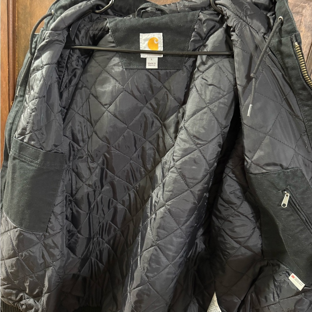 Like New Carhartt Men’s Black Jacket - Picture 4 of 10